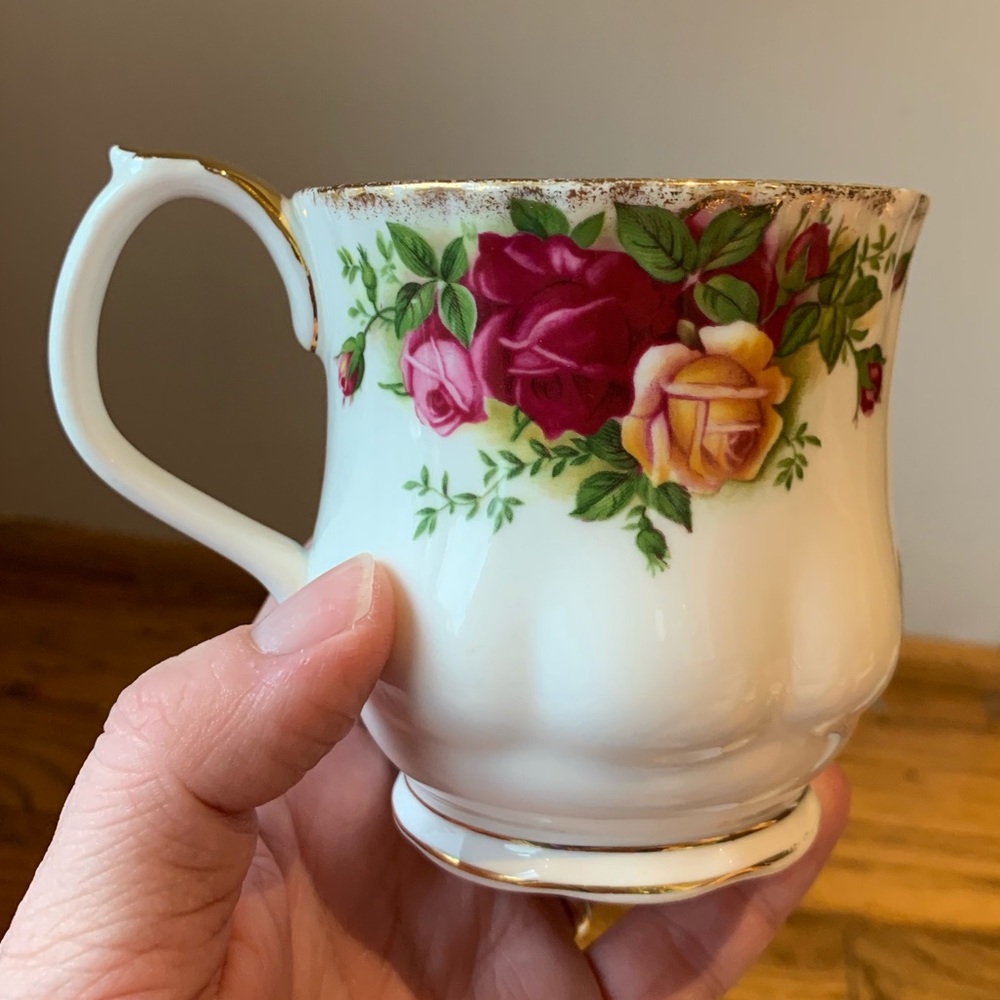 Old Country Roses Cup - Picture 2 of 5